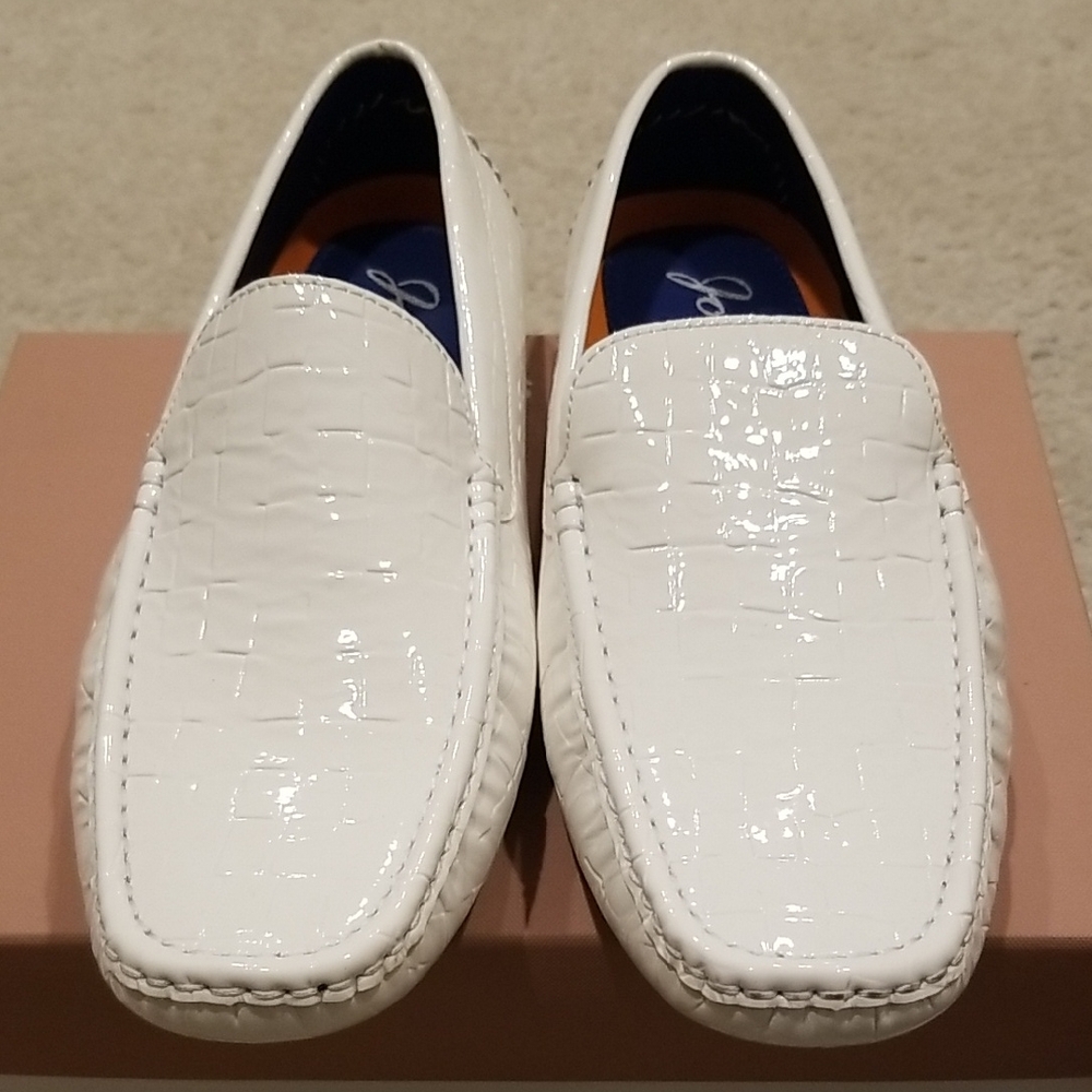 Elegant White Embossed Men's Loafers Size 10 Nwot